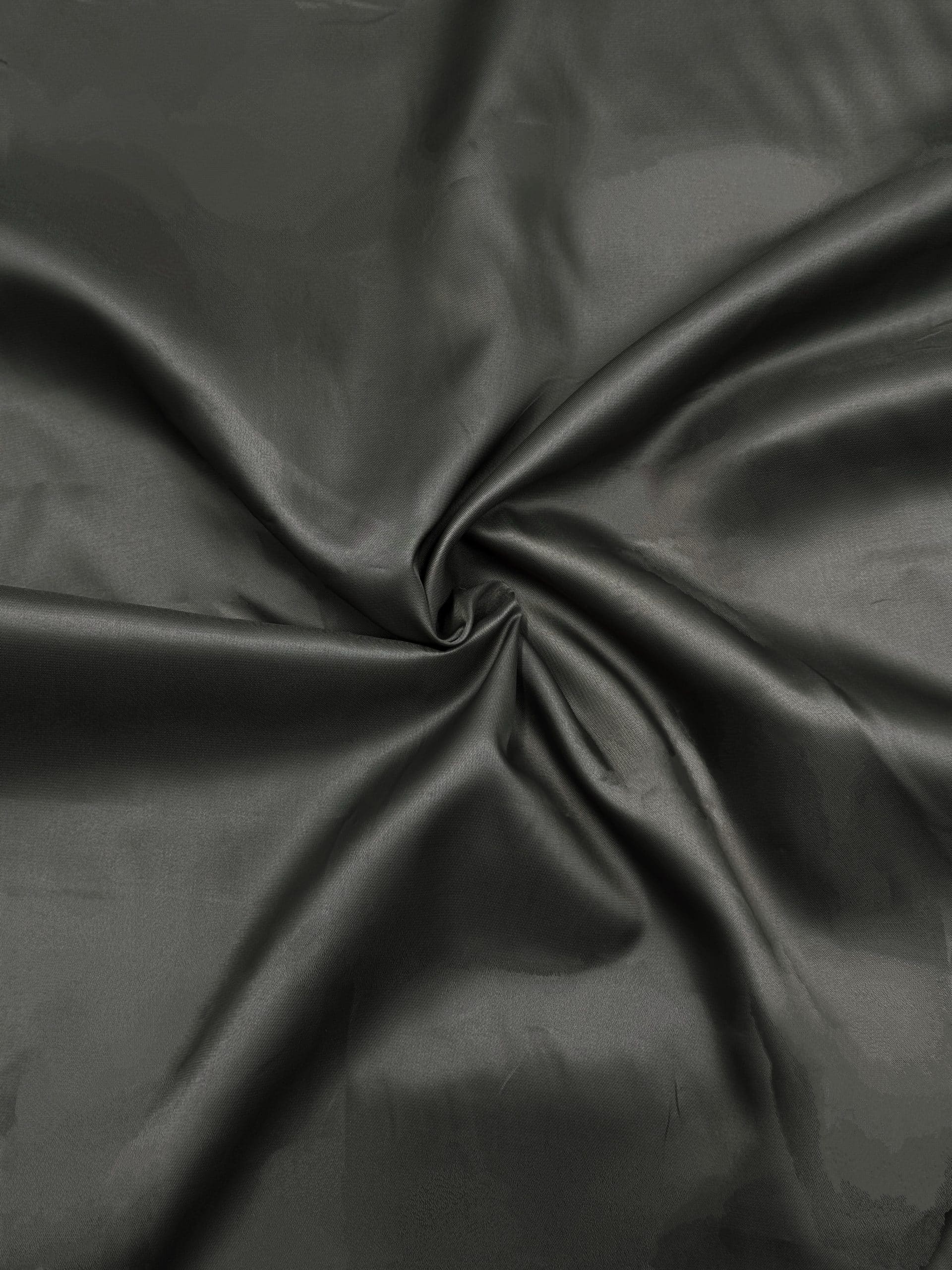 Темно-сірий