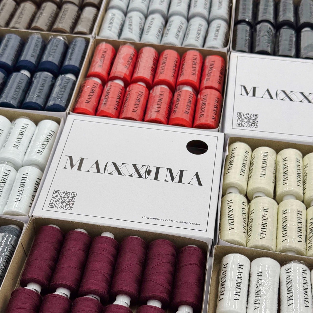 Нитка швейна, 40/2 400 ярдів (коробка 12 шт)